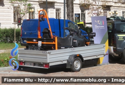 Carrello
Guardia di Finanza
Soccorso Alpino
Carrello per Motoslitta
GdiF 390 R
Parole chiave: Carrello GdiF_390_R