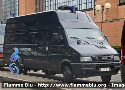 Iveco Daily II serie
Polizia Penitenziaria
Automezzo Protetto per il Trasporto di Detenuti
POLIZIA PENITENZIARIA 620 AC
Parole chiave: Iveco Daily II serie POLIZIA PENITENZIARIA 620 AC