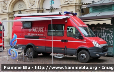 Iveco Daily V serie
Vigili del Fuoco
Comando Provinciale di Torino
AutoFurgone/Unità di Crisi Locale 
allestimento Iveco-Magirus
VF 27005
Parole chiave: Iveco Daily V serie Vigili del Fuoco Torino AF/UCL Iveco-Magirus VF 27005 Santa_Barbara_2018