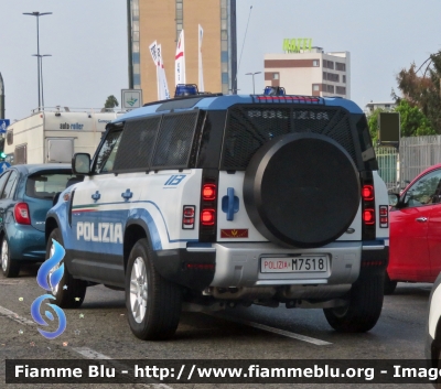 Land-Rover Defender Hardtop 110 II serie
Polizia di Stato
Reparto Mobile
POLIZIA M7518
Parole chiave: Land-Rover Defender Hardtop_110_II_serie Reparto_Mobile POLIZIA_M7518