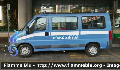 Fiat Ducato III Serie
Polizia di Stato
Reparto Prevenzione Crimine
POLIZIA F0210
Parole chiave: Fiat Ducato III Serie Reparto_Prevenzione_Crimine POLIZIA F0210