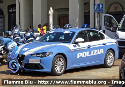 Alfa-Romeo Nuova Giulia Q4 restyle
Polizia di Stato
Polizia Stradale
POLIZIA N5996
in scorta al Giro d'Italia 2024
Auto 41
Parole chiave: Alfa-Romeo Nuova_Giulia_Q4_restyle Polizia_Stradale Giro_d_Italia_2024 POLIZIA_N5996