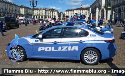 Alfa-Romeo Nuova Giulia Q4 restyle
Polizia di Stato
Polizia Stradale
POLIZIA N5996
in scorta al Giro d'Italia 2024
Auto 41
Parole chiave: Alfa-Romeo Nuova_Giulia_Q4_restyle Polizia_Stradale Giro_d_Italia_2024 POLIZIA_N5996