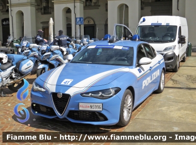 Alfa-Romeo Nuova Giulia Q4 restyle
Polizia di Stato
Polizia Stradale
POLIZIA N5996
in scorta al Giro d'Italia 2024
Auto 41
Parole chiave: Alfa-Romeo Nuova_Giulia_Q4_restyle Polizia_Stradale Giro_d_Italia_2024 POLIZIA_N5996