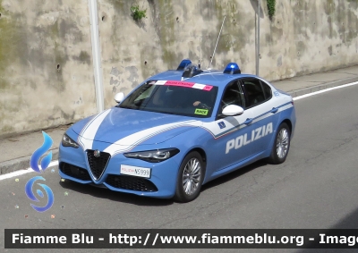 Alfa-Romeo Nuova Giulia Q4 restyle
Polizia di Stato
Polizia Stradale
POLIZIA N5996
in scorta al Giro d'Italia 2024
Auto 01
Parole chiave: Alfa-Romeo Nuova_Giulia_Q4_restyle Polizia_Stradale Giro_d_Italia_2024 POLIZIA_N5996