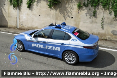 Alfa-Romeo Nuova Giulia Q4 restyle
Polizia di Stato
Polizia Stradale
POLIZIA N5996
in scorta al Giro d'Italia 2024
Auto 01
Parole chiave: Alfa-Romeo Nuova_Giulia_Q4_restyle Polizia_Stradale Giro_d_Italia_2024 POLIZIA_N5996