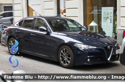 Alfa Romeo Nuova Giulia
Carabinieri
CC DX 665
Parole chiave: Alfa_Romeo Nuova_Giulia Carabinieri CC_DX_665