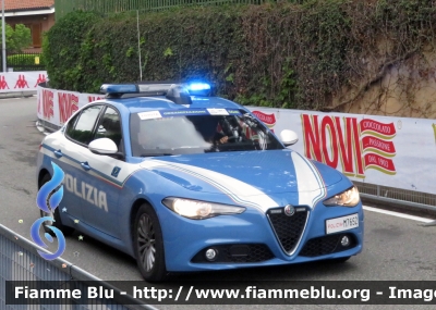 Alfa Romeo Nuova Giulia
Polizia di Stato
Polizia Stradale
POLIZIA M7652
in scorta al Giro d'Italia 2023
Parole chiave: Alfa_Romeo_Nuova_Giulia POLIZIA_M7652 Giro_d_Italia_2023