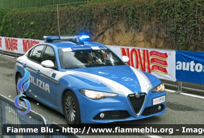 Alfa Romeo Nuova Giulia
Polizia di Stato
Polizia Stradale
POLIZIA M7652
in scorta al Giro d'Italia 2023
Parole chiave: Alfa_Romeo_Nuova_Giulia POLIZIA_M7652 Giro_d_Italia_2023