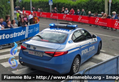 Alfa Romeo Nuova Giulia
Polizia di Stato
Polizia Stradale
POLIZIA M7652
in scorta al Giro d'Italia 2023
Parole chiave: Alfa_Romeo_Nuova_Giulia POLIZIA_M7652 Giro_d_Italia_2023