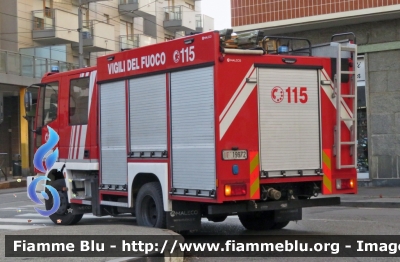 Iveco CityEuroFire 100E21 I serie
Vigili del Fuoco
Comando Provinciale di Torino
AutoPompaSerbatoio allestimento
Iveco-Magirus
Ricondizionato Maleco
VF 19787
Parole chiave: Iveco CityEuroFire 100E21 I serie Vigili del Fuoco Torino AutoPompaSerbatoio Iveco-Magirus_Maleco VF 19787