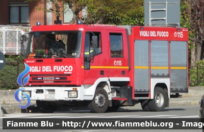 Iveco CityEuroFire 100E21 I serie
Vigili del Fuoco
Comando Provinciale di Torino
AutoPompaSerbatoio allestimento
Iveco-Magirus
VF 20944
Parole chiave: Iveco_CityEuroFire_100E21_I_serie Torino VF_20944