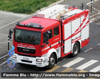 Man TGM 15.250 II Serie
Vigili del Fuoco
Comando Provinciale di Torino
AutoPompaSerbatoio allestita BAI
VF 30018
Parole chiave: Man TGM 15.250 II Serie Vigili del Fuoco Torino AutoPompaSerbatoio BAI VF 30018