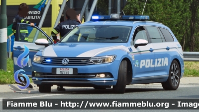 Volkswagen Passat Variant VIII serie
Polizia di Stato
Polizia Stradale in servizio sulla rete autostradale SITAF
POLIZIA M2798
- versione allestita con barra Intav Freeway -
Parole chiave: Volkswagen Passat Variant VIII serie SITAF POLIZIA M2798