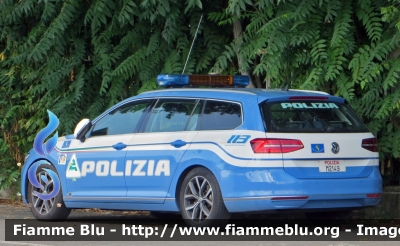 Volkswagen Passat Variant VIII serie
Polizia di Stato
Polizia Stradale in Servizio sulla Rete Autostradale ATIVA
POLIZIA M2149
Parole chiave: Volkswagen Passat Variant VIII serie Polizia_Stradale ATIVA POLIZIA M2149