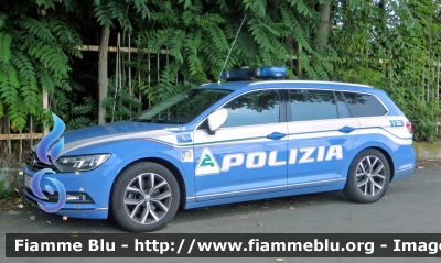 Volkswagen Passat Variant VIII serie
Polizia di Stato
Polizia Stradale in Servizio sulla Rete Autostradale ATIVA
POLIZIA M2149
Parole chiave: Volkswagen Passat Variant VIII serie Polizia_Stradale ATIVA POLIZIA M2149