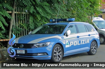 Volkswagen Passat Variant VIII serie
Polizia di Stato
Polizia Stradale in Servizio sulla Rete Autostradale ATIVA
POLIZIA M2149
Parole chiave: Volkswagen Passat Variant VIII serie Polizia_Stradale ATIVA POLIZIA M2149