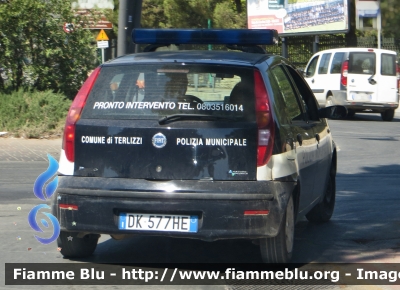 Fiat Punto III serie
Polizia Municipale
Comune di Terlizzi (BA)
Parole chiave: Fiat Punto_III_serie Polizia_Municipale_Terlizzi