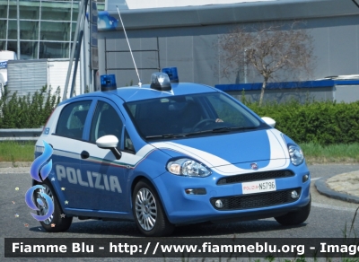 Fiat Punto VI serie
Polizia di Stato
Allestimento NCT
Decorazione Grafica Artlantis
POLIZIA N5796
Parole chiave: Fiat Punto VI serie Polizia di Stato POLIZIA N5796