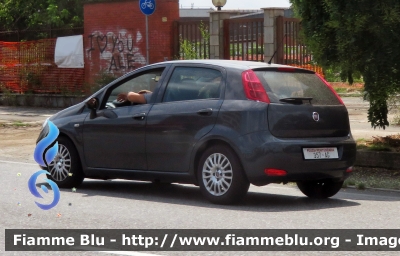 Fiat Punto VI serie
Polizia Penitenziaria
POLIZIA PENITENZIARIA 357 AG
Parole chiave: Fiat Punto_VI_serie POLIZIA_PENITENZIARIA_357_AG