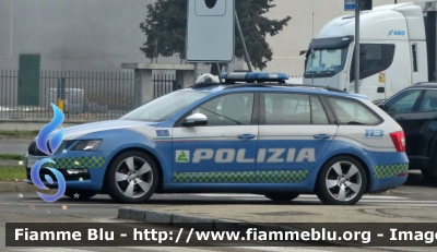 Skoda Octavia Wagon 4x4 V serie
Polizia di Stato
Polizia Stradale in Servizio sulla Rete Autostradale ATIVA
POLIZIA M4641
Parole chiave: Skoda Octavia_Wagon_4x4_V_serie Polizia_Stradale ATIVA POLIZIA_M4641