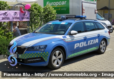 Skoda Superb Wagon III serie restyle
Polizia di Stato
Polizia Stradale
Decorazione Grafica Artlantis
POLIZIA M6373
in scorta al Giro d'Italia 2022
Parole chiave: Skoda Superb Wagon III serie restyle POLIZIA M6373 Giro_D_Italia_2022