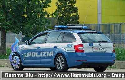 Skoda Octavia Wagon V serie
Polizia di Stato
Polizia Stradale in Servizio sulla Rete Autostradale ATIVA
POLIZIA M3212
Parole chiave: Skoda Octavia Wagon V serie Polizia Stradale ATIVA POLIZIA M3212