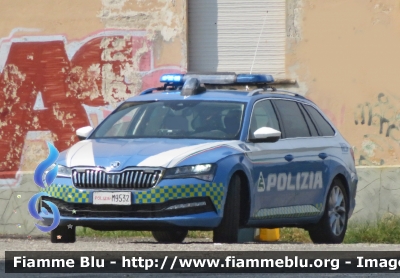 Skoda Superb Wagon III serie restyle
Polizia di Stato
Polizia Stradale in Servizio sulla Rete Autostradale ATIVA
POLIZIA M9532
Parole chiave: Skoda Superb_Wagon_III_serie_restyle Polizia_Stradale ATIVA POLIZIA_M9532