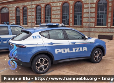 Alfa Romeo Tonale
Polizia di Stato
Squadra Volante
Allestimento FCA
POLIZIA M8215

172° Polizia di Stato
Parole chiave: Alfa_Romeo Tonale Squadra_Volante POLIZIA_M8215