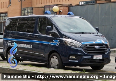 Ford Transit Custom I serie restyle
Polizia Penitenziaria
Servizio Traduzioni e Piantonamenti
Veicolo per Traduzione Detenuti
POLIZIA PENITENZIARIA 207 AJ
Parole chiave: Ford Transit_Custom_I_serie_restyle POLIZIA_PENITENZIARIA_207_AJ