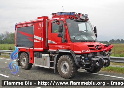 Mercedes-Benz Unimog U219
Vigili del Fuoco
Direzione Regionale per il Piemonte
Automezzo AIB allestimento BAI
VF 32689
Parole chiave: Mercedes-Benz Unimog_U219 VF_32689