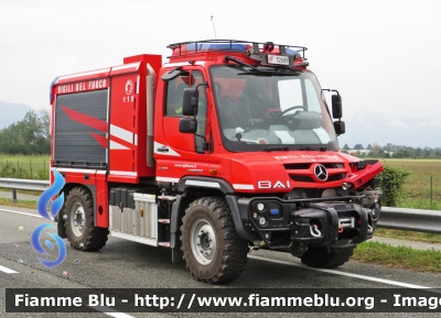 Mercedes-Benz Unimog U219
Vigili del Fuoco
Direzione Regionale per il Piemonte
Automezzo AIB allestimento BAI
VF 32689
Parole chiave: Mercedes-Benz Unimog_U219 VF_32689