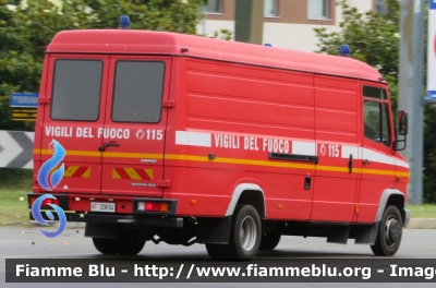 Mercedes-Benz Vario 612D
Vigili del Fuoco
Comando Provinciale di Novara
VF 20694
Parole chiave: Mercedes-Benz Vario 612D Vigili del Fuoco Novara VF 20694