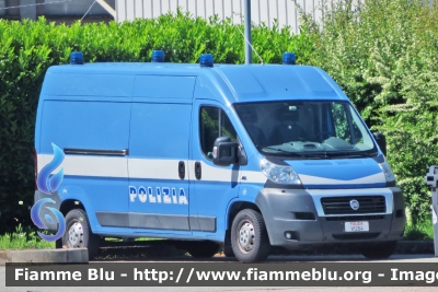 Fiat Ducato X250
Polizia di Stato
POLIZIA H1284
Parole chiave: Fiat Ducato_X250 POLIZIA_H1284