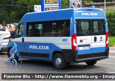 Fiat Ducato X290
Polizia di Stato
Reparto Mobile
Allestimento Elevox
POLIZIA M6207
Parole chiave: Fiat_Ducato_X290 Reparto_Mobile POLIZIA_M6207