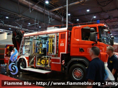 Scania R400 I serie
Bundesrepublik Deutschland - Germania
Feuerwehr Ludwigshafen am Rhein 
Polisoccorso con gru Fassi allestimento Rosenbauer esposto all'Interschutz 2010
Parole chiave: Scania R400_Iserie Interschutz_2010