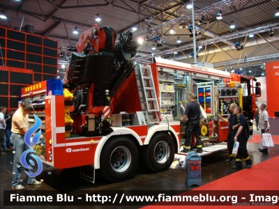 Scania R400 I serie
Bundesrepublik Deutschland - Germania
Feuerwehr Ludwigshafen am Rhein 
Polisoccorso con gru Fassi allestimento Rosenbauer esposto all'Interschutz 2010
Parole chiave: Scania R400_Iserie Interschutz_2010