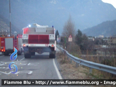 Perlini 605D Iguana
Vigili del Fuoco
AutoIdroSchiuma fotografata durante il trasferimento alla Galleria Storica dei Vigili del Fuoco di Chiavenna (SO)
VF 14309
Parole chiave: Perlini 605D_Iguana VF14309 Trasferimento_Perlini_Chiavenna