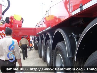 Mercedes-Benz Actros 7670 III serie
Piattaforma aerea da 112 metri allestimento Bronto Skylift esposta all'Interschutz 2010
Parole chiave: Mercedes-Benz Actros_7670_IIIserie Interschutz_2010