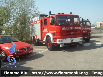 Iveco OM 160
Vigili del Fuoco
Comando Provinciale di Modena
Distaccamento Volontario di Mirandola (MO)
AutoPompaSerbatoio allestimento Baribbi
VF 13196
Parole chiave: Iveco OM 160 VF13196 Nuova_APS_VVF_Mirandola_2011