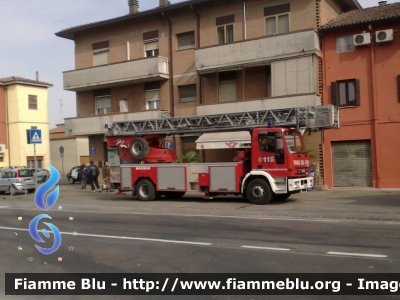 Iveco EuroFire 150E27 I serie
Vigili del Fuoco
Comando Provinciale di Modena
Distaccamento Permanente di Carpi (MO)
Autoscala da 37 metri allestimento Iveco-Magirus ricondizionata Fortini
VF 18080

Intervento per incendio cavi elettrici a Limidi di Soliera (MO)
Parole chiave: Iveco EuroFire_150E27_Iserie VF18080