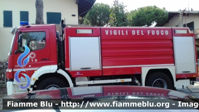 Mercedes-Benz Atego 1828 I serie
Vigili del Fuoco
Comando Provinciale di Ravenna
AutoBottePompa allestimento BAI
VF 22997

- Incendio tetto a Pinarella di Cervia (02/04/2017) -
Parole chiave: Mercedes-Benz Atego_1828_I_serie VF22997