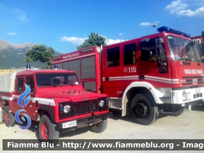 Land Rover Defender 130
Vigili del Fuoco
Comando Provinciale di Perugia
Distaccamento Volontario di Norcia
VF 19337
Parole chiave: Land-Rover Defender_130 VF19337