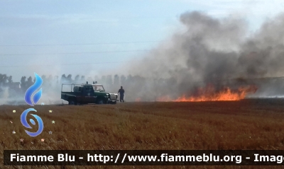 Land Rover Defender 110 HCPU
Vigili del Fuoco
Comando Provinciale di Modena
Servizio Antincendio Boschivo
Ex Corpo Forestale dello Stato
VF 28157

* Incendio campo a Soliera (MO) (08/08/2017)
Parole chiave: Land-Rover Defender_110_HCPU VF28157