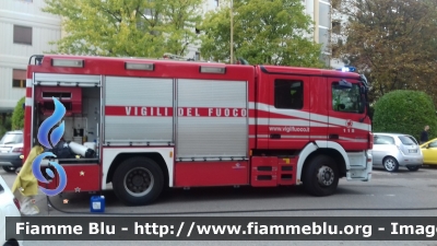 Mercedes-Benz Actros 1841 II serie
Vigili del Fuoco
Comando Provinciale di Modena
Distaccamento Permanente di Carpi (MO)
AutoPompaSerbatoio allestimento Bai
VF 23345

Incendio autovetture a Carpi (10/09/2017)
Parole chiave: Mercedes-Benz Actros_1841_II_serie VF23345