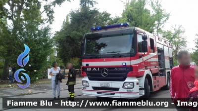 Mercedes-Benz Actros 1841 II serie
Vigili del Fuoco
Comando Provinciale di Modena
Distaccamento Permanente di Carpi (MO)
AutoPompaSerbatoio allestimento Bai
VF 23345

Incendio autovetture a Carpi (10/09/2017)
Parole chiave: Mercedes-Benz Actros_1841_II_serie VF23345