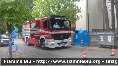 Mercedes-Benz Actros 1841 II serie
Vigili del Fuoco
Comando Provinciale di Ravenna
AutoPompaSerbatoio allestimento BAI
VF 24505

Intervento per taglio ramo a Marina Romea (06/05/2018)
Parole chiave: Mercedes-Benz Actros_1841_IIserie VF24505