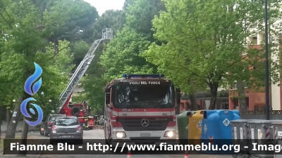 Mercedes-Benz Actros 1841 II serie
Vigili del Fuoco
Comando Provinciale di Ravenna
AutoPompaSerbatoio allestimento BAI
VF 24505

Intervento per taglio ramo a Marina Romea (06/05/2018)
Parole chiave: Mercedes-Benz Actros_1841_IIserie VF24505