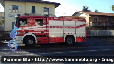 Mercedes-Benz Actros 1841 II serie
Vigili del Fuoco
Comando Provinciale di Forlì
AutoPompaSerbatoio allestimento BAI
VF 24453
Parole chiave: Mercedes-Benz Actros_1841_IIserie VF24453