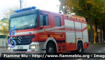 Mercedes-Benz Actros 1841 II serie
Vigili del Fuoco
Comando Provinciale di Forlì
AutoPompaSerbatoio allestimento Bai
VF 22629
Parole chiave: Mercedes-Benz Actros_1841_IIserie VF22629